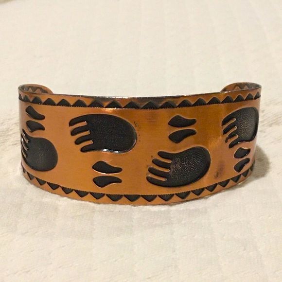 BELL TRADING COMPANY Southwestern Solid Copper Paw Print Cuff Bracelet - Picture 1 of 8